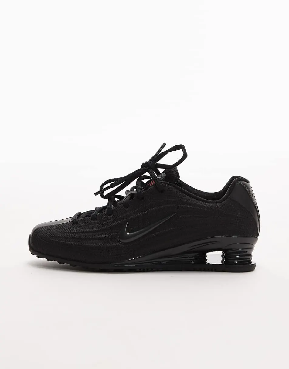Nike Shox Z trainers in black