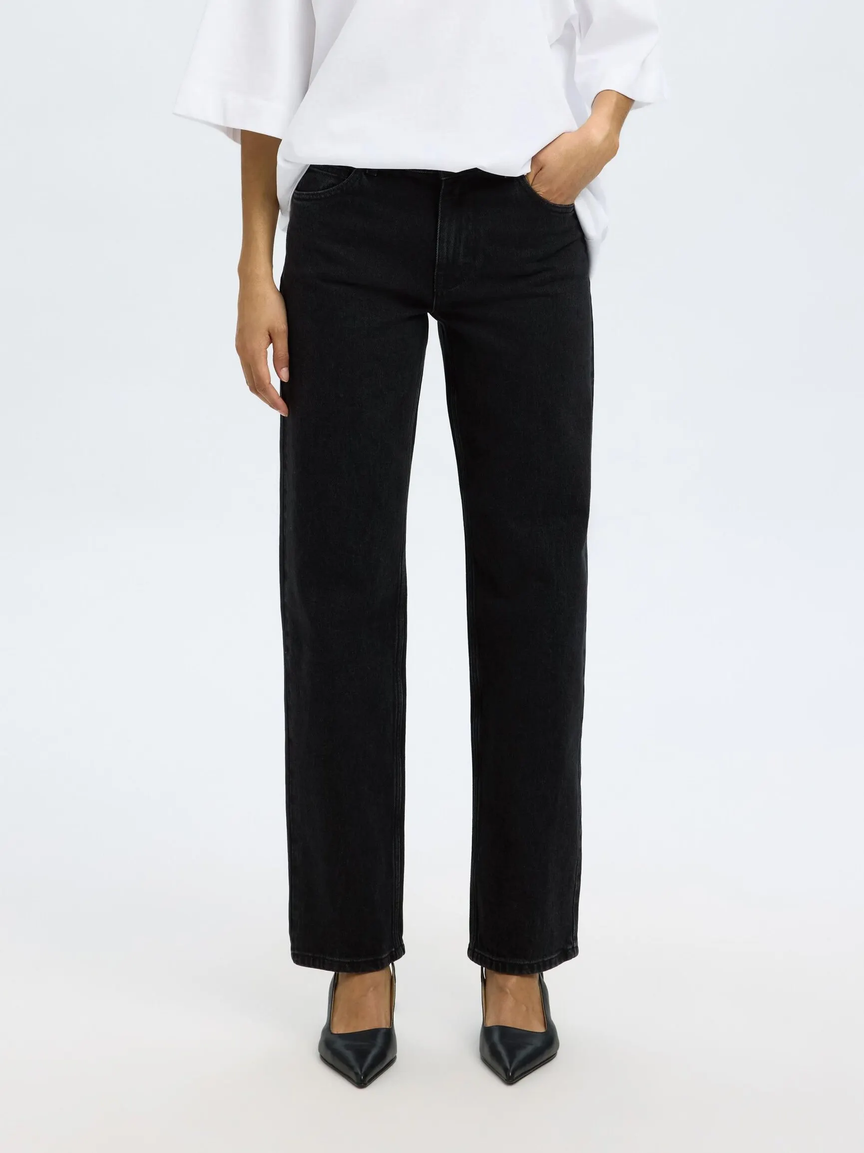 MID WAIST STRAIGHT FIT JEANS