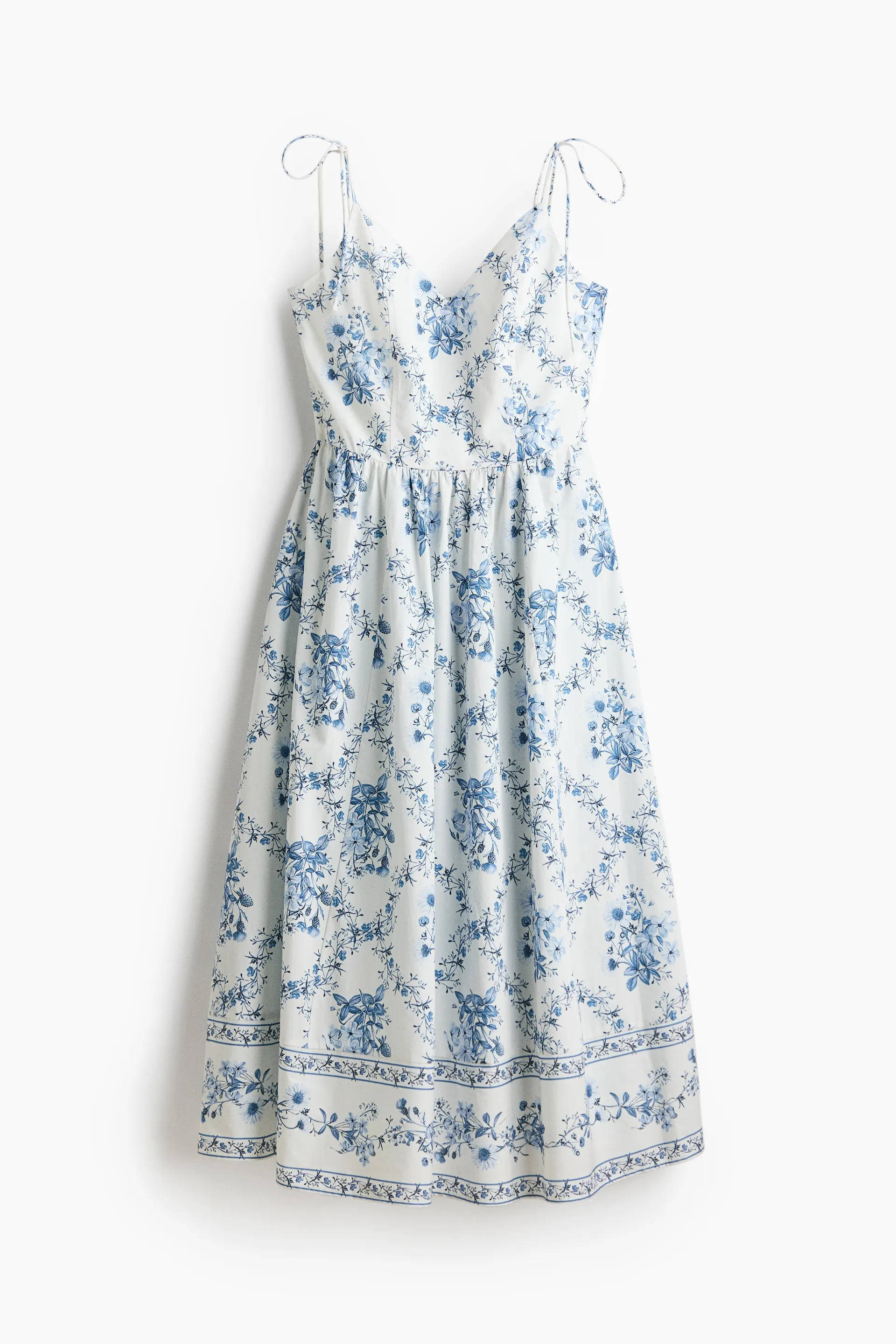 Vestido de tirantes con vuelo