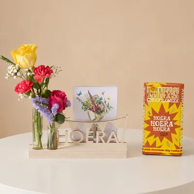 Brievenbusbloemen | Plankje Hoera & Tony's Chocolonely Hoera reep