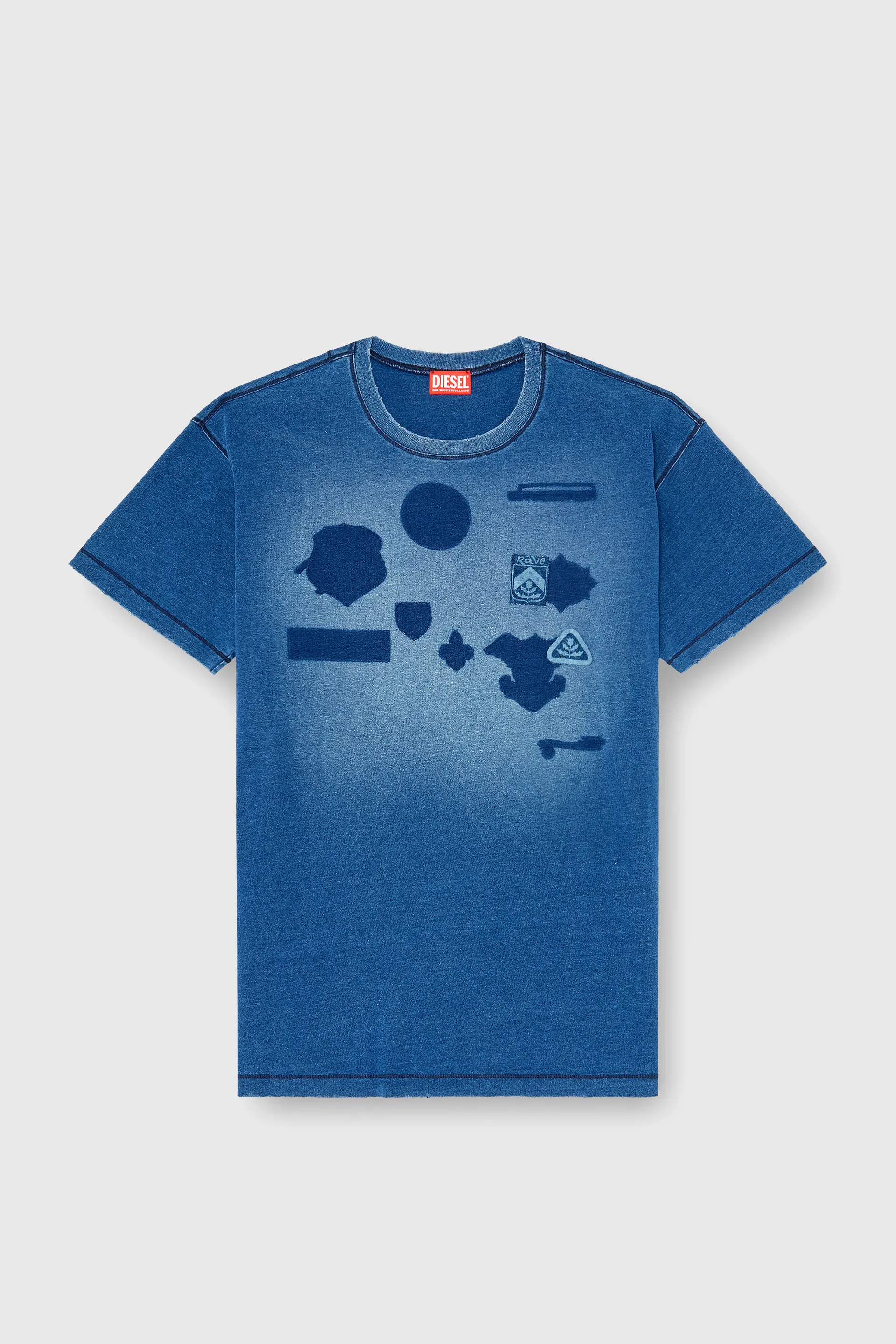T-shirt with shadow-effect patches