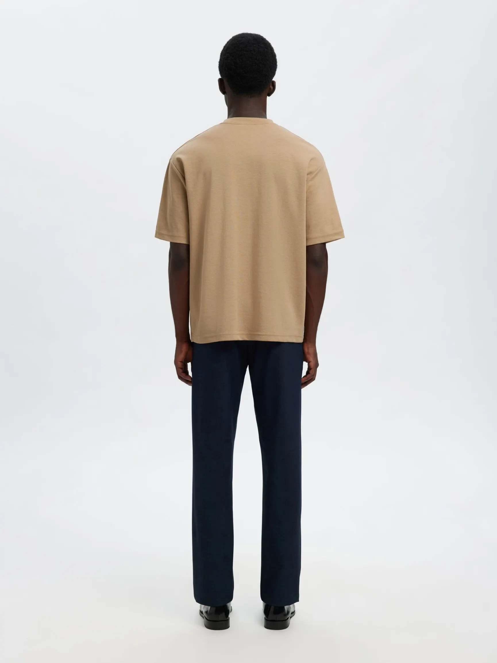 LOOSE FIT T-SKJORTE