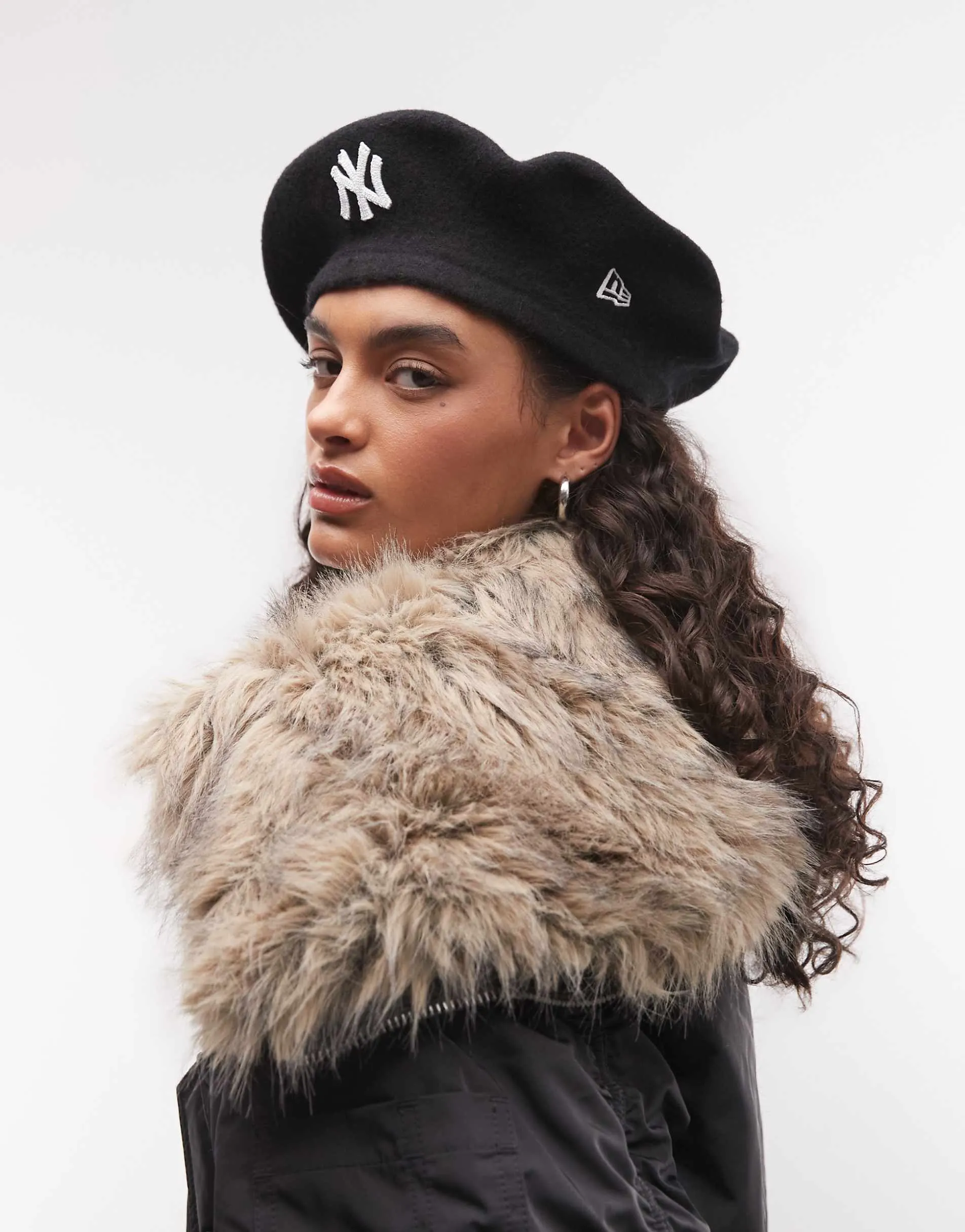 New Era NY Yankees wool beret in black