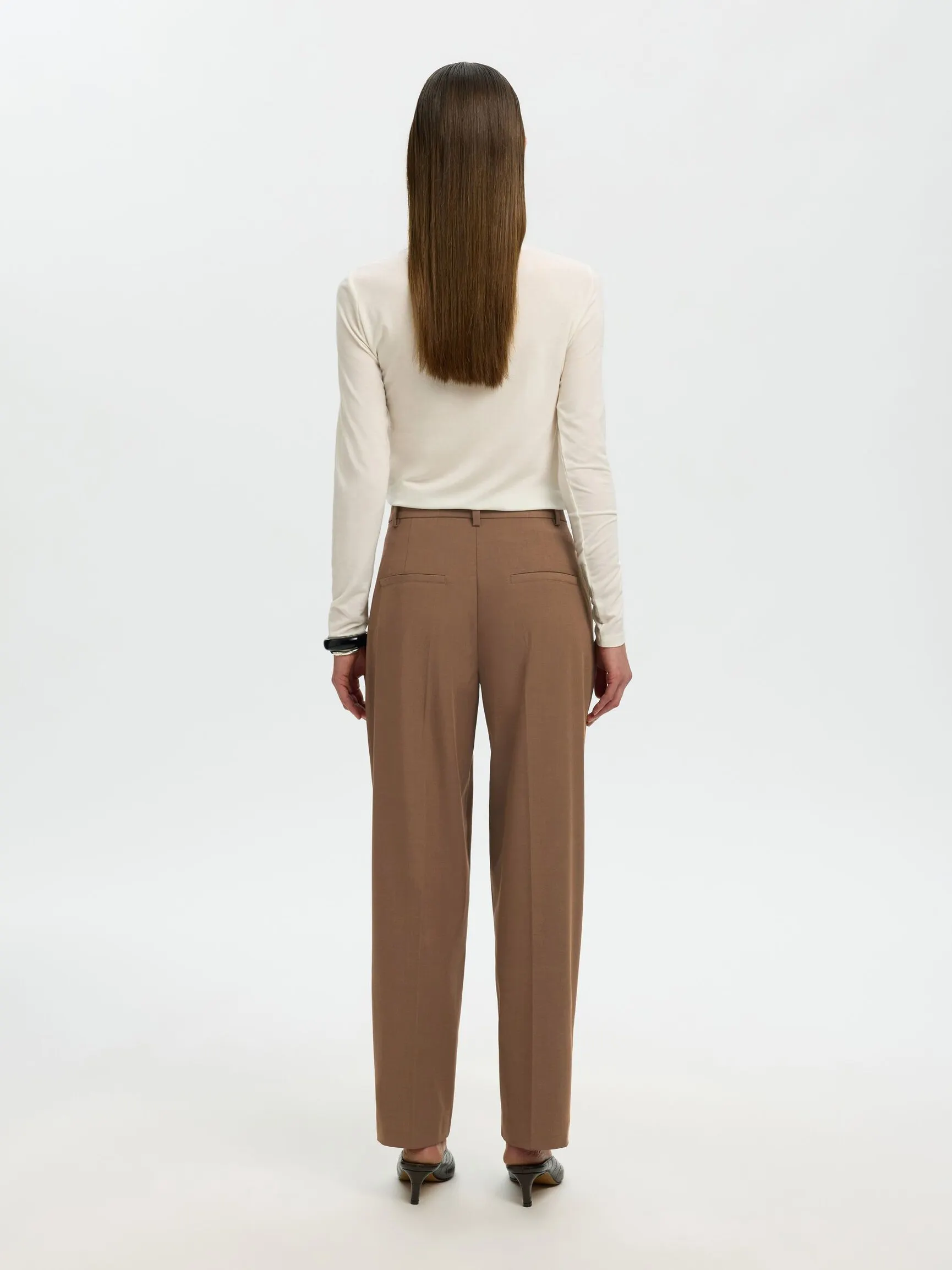 MID WAIST BUKSE MED BARREL FIT
