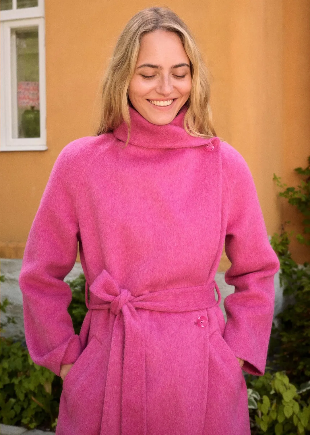 Rosa lång ullkappa