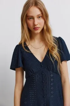 Vestido midi bordado suizo