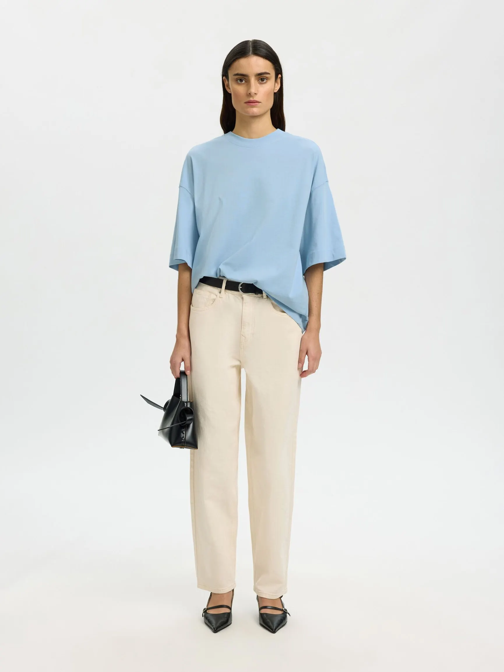 ESSENSIELT OVERSIZED T-SKJORTE