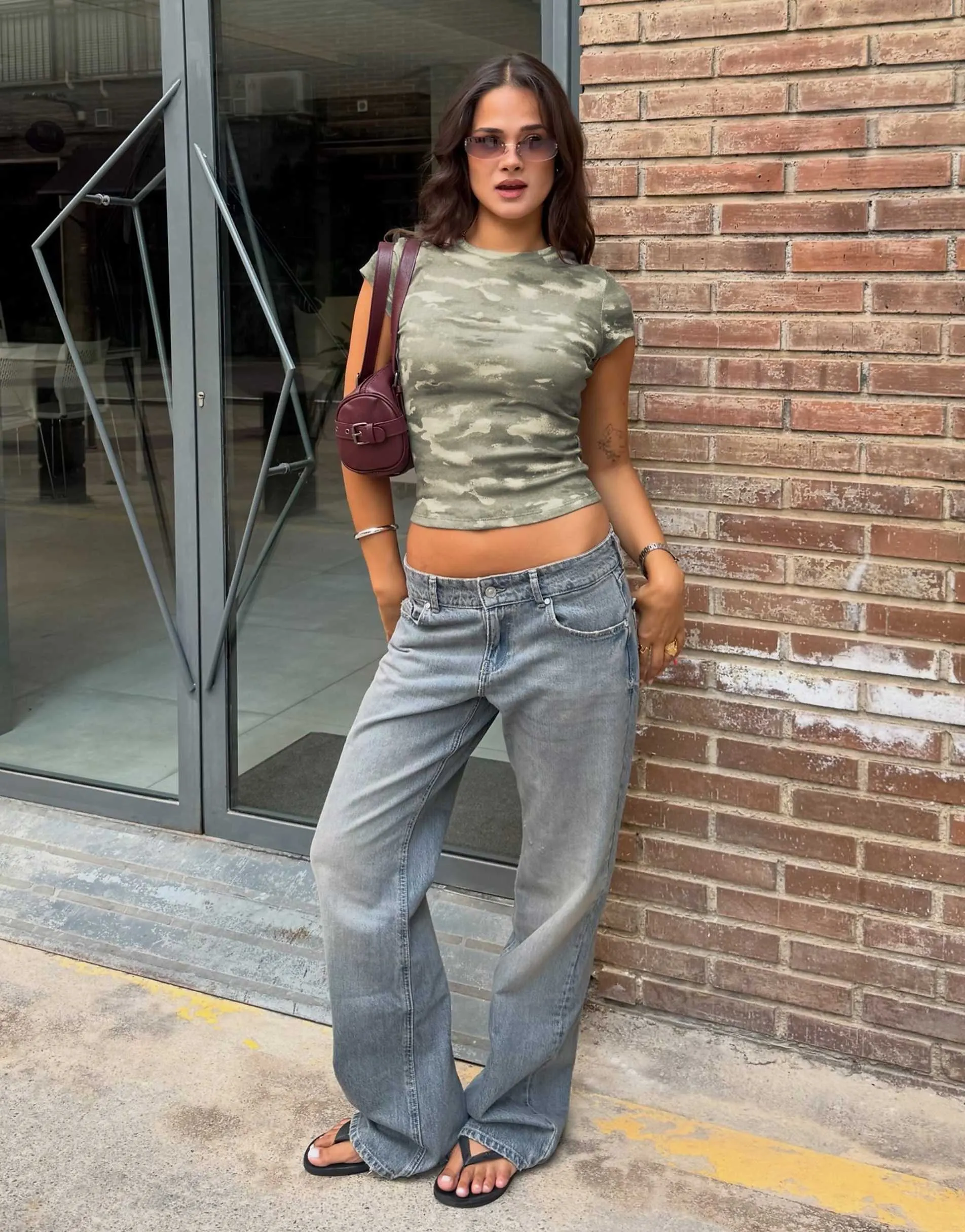 Bershka Mid-waist straight jeans in blue