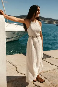 Vestido midi halter bordado