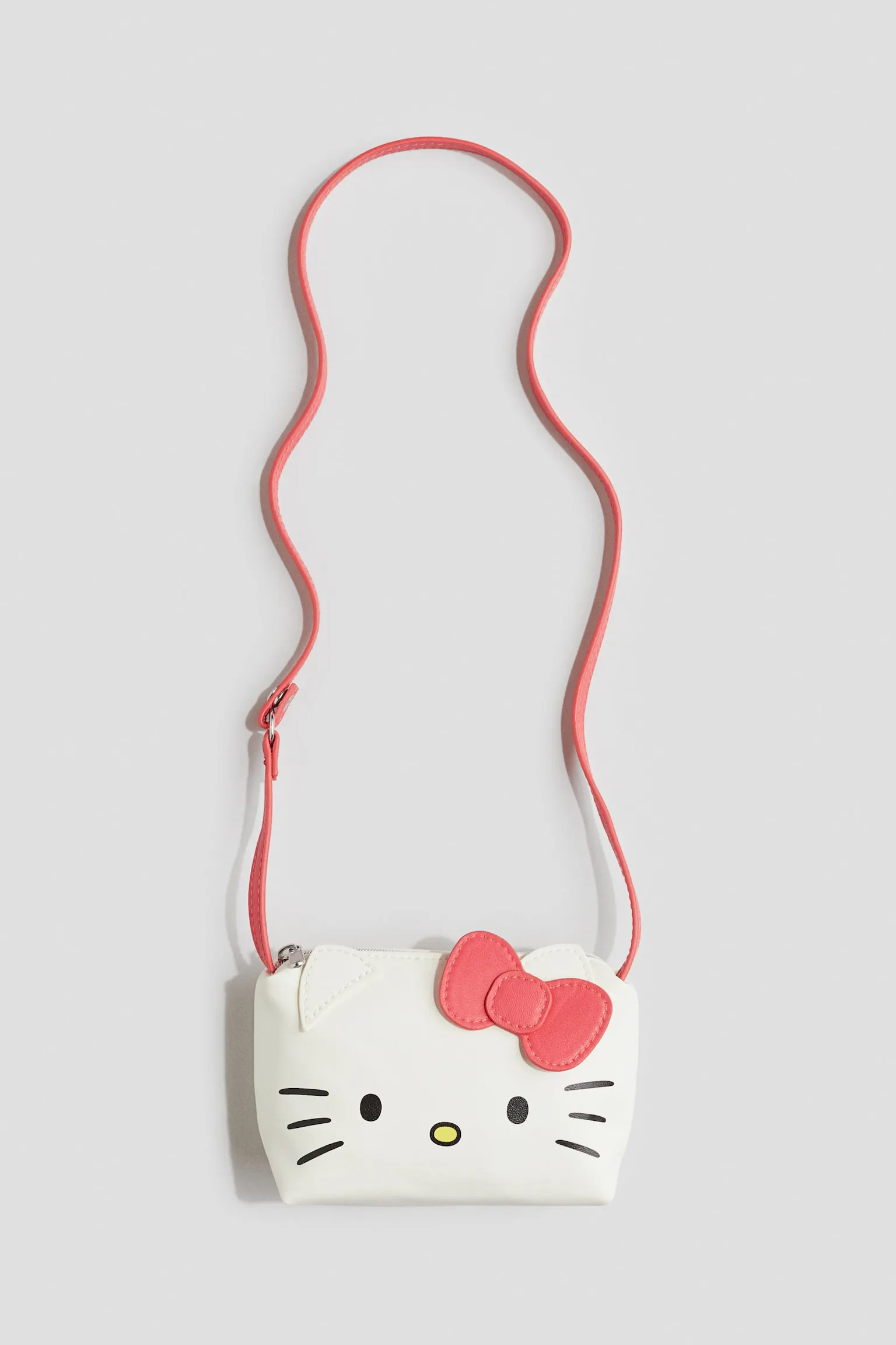 Bolso con aplicaciones