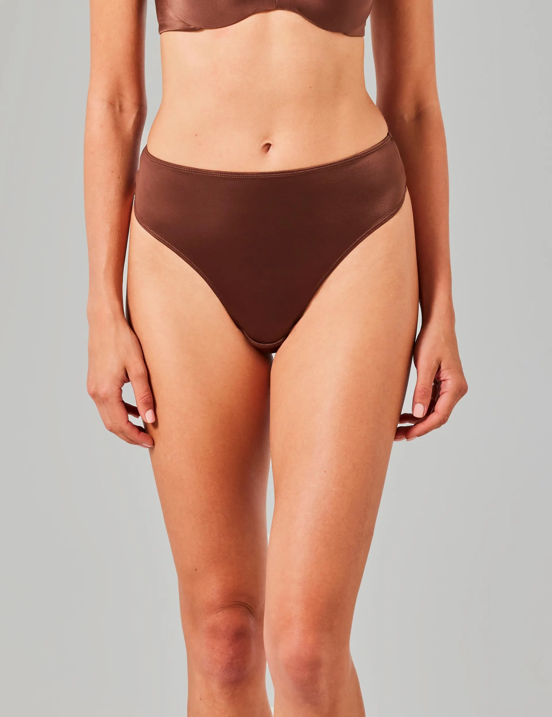 Comfort hoge taille string bruin