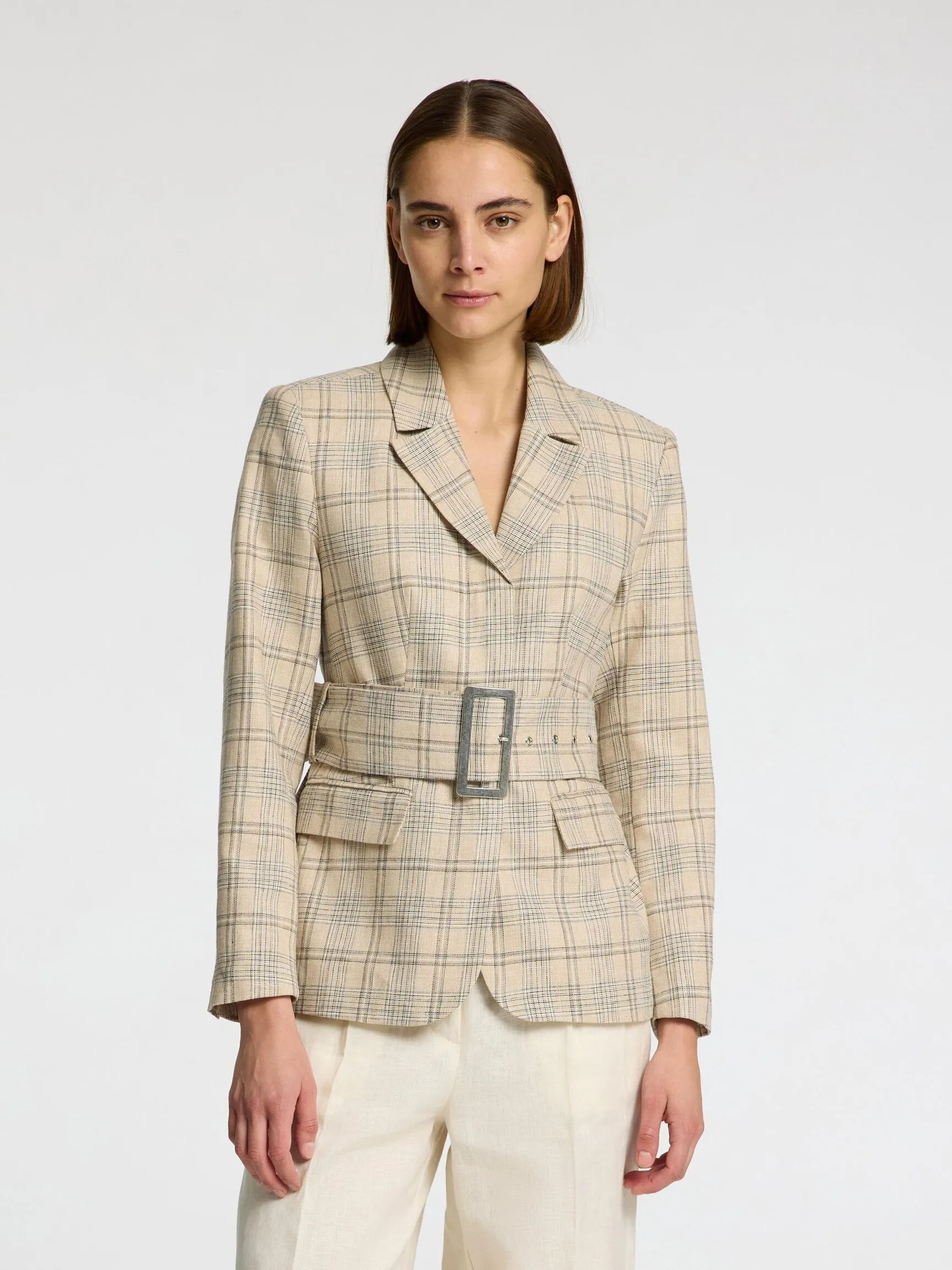 LINBLANDING RUTETE BLAZER MED FIGURNÆR PASSFORM