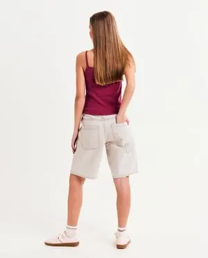 Donkerroze top, cropped fit