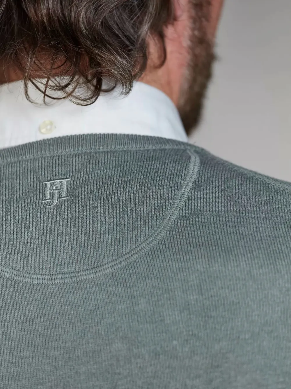 CREW NECK PATCH SWEATER