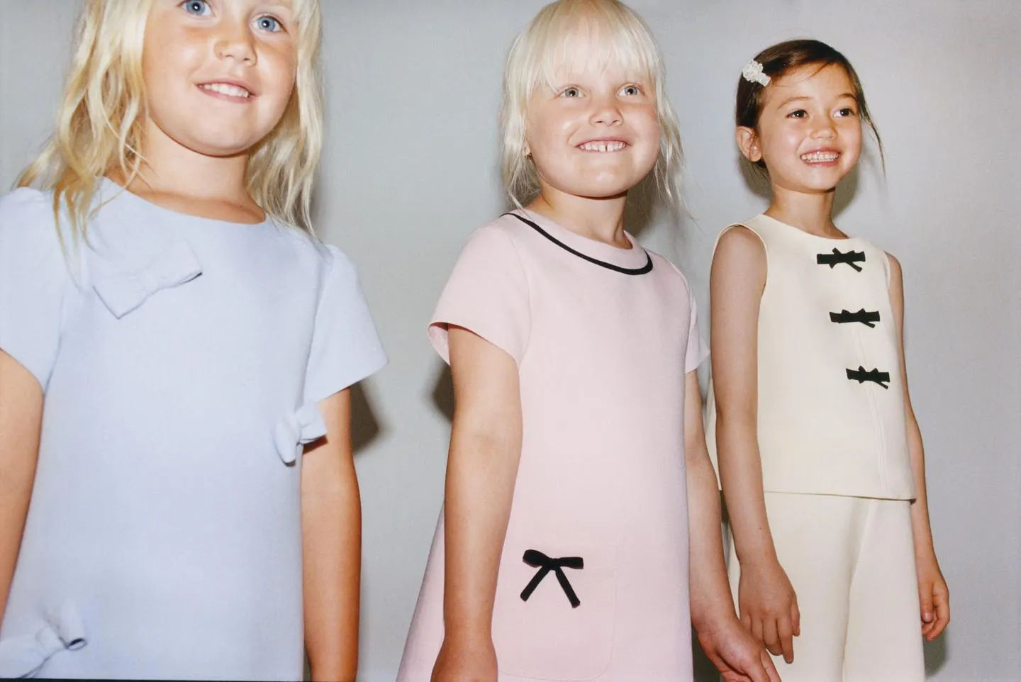 CONTRAST PIPING AND BOW DRESS