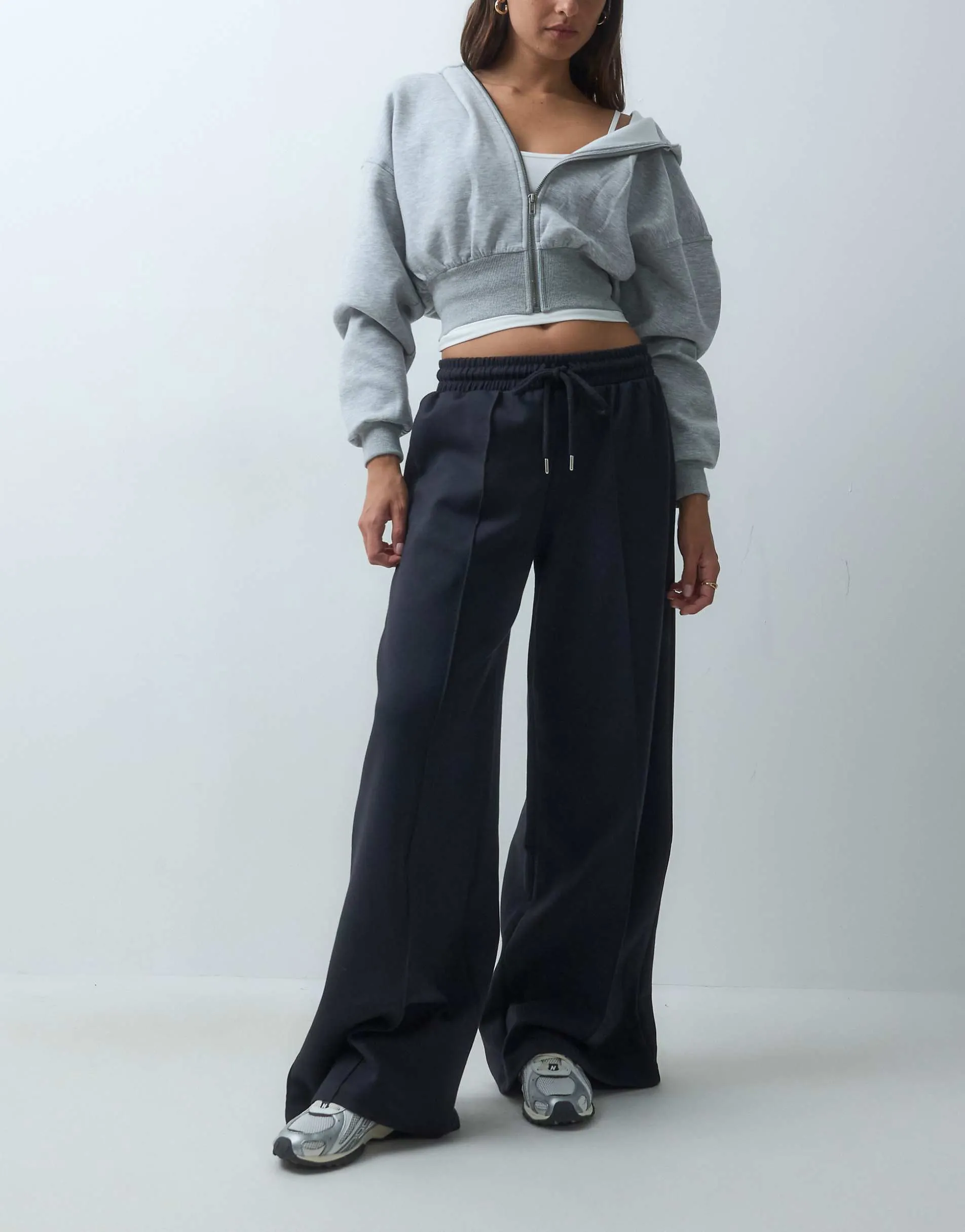 ASOS DESIGN straight leg jogger in black
