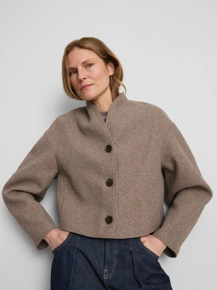 Veste structurée courte sans col