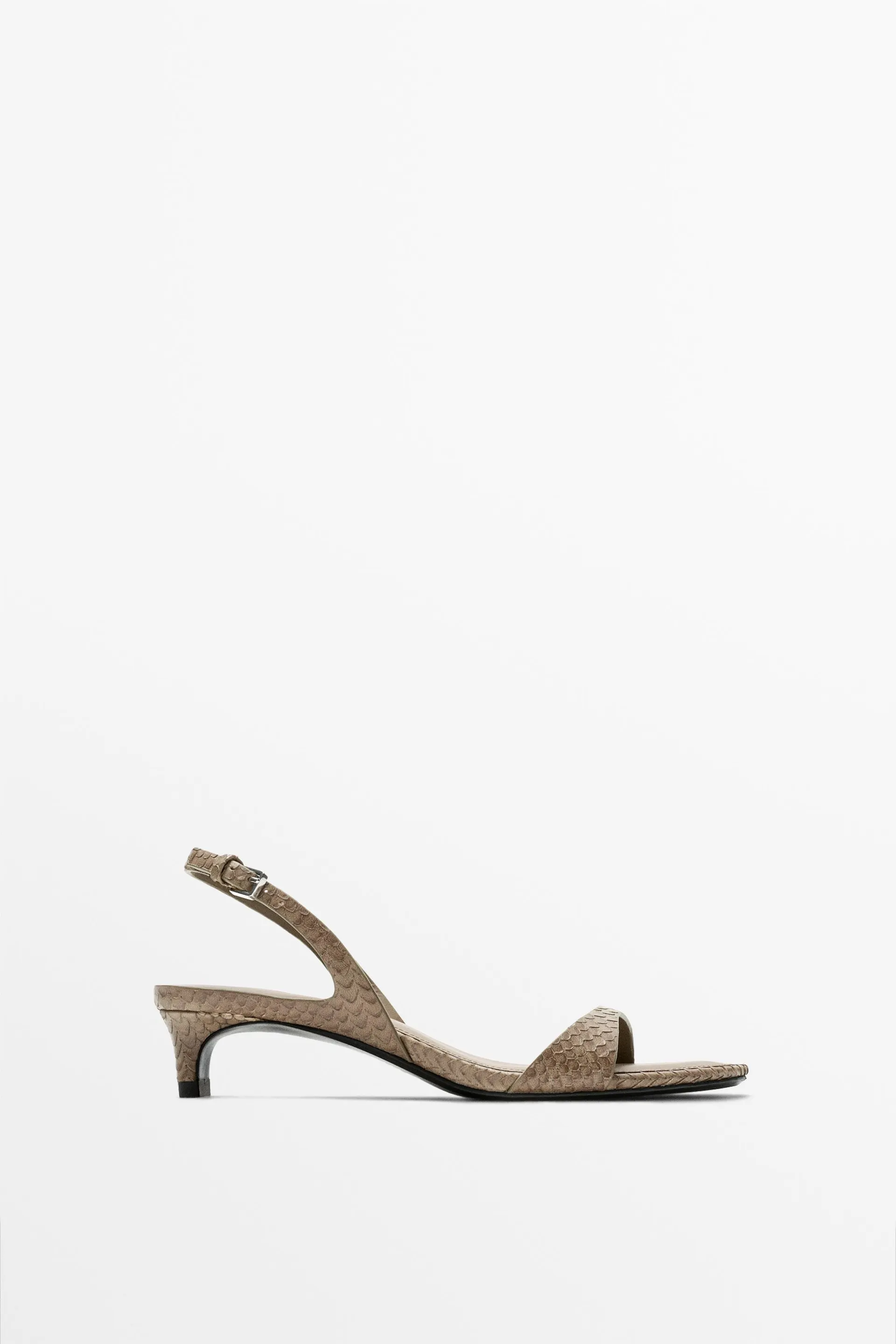 Sandalen met hoge hakken van bewerkt leer