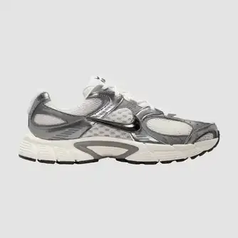 Nike Mens V5 RNR Lifestyle Shoes