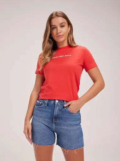 Calvin Klein Mom Short In Denim Mid