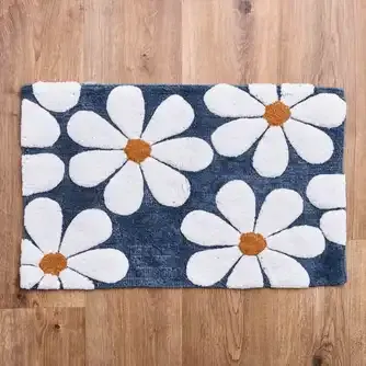 June & Jupiter Daisy Bath Mat