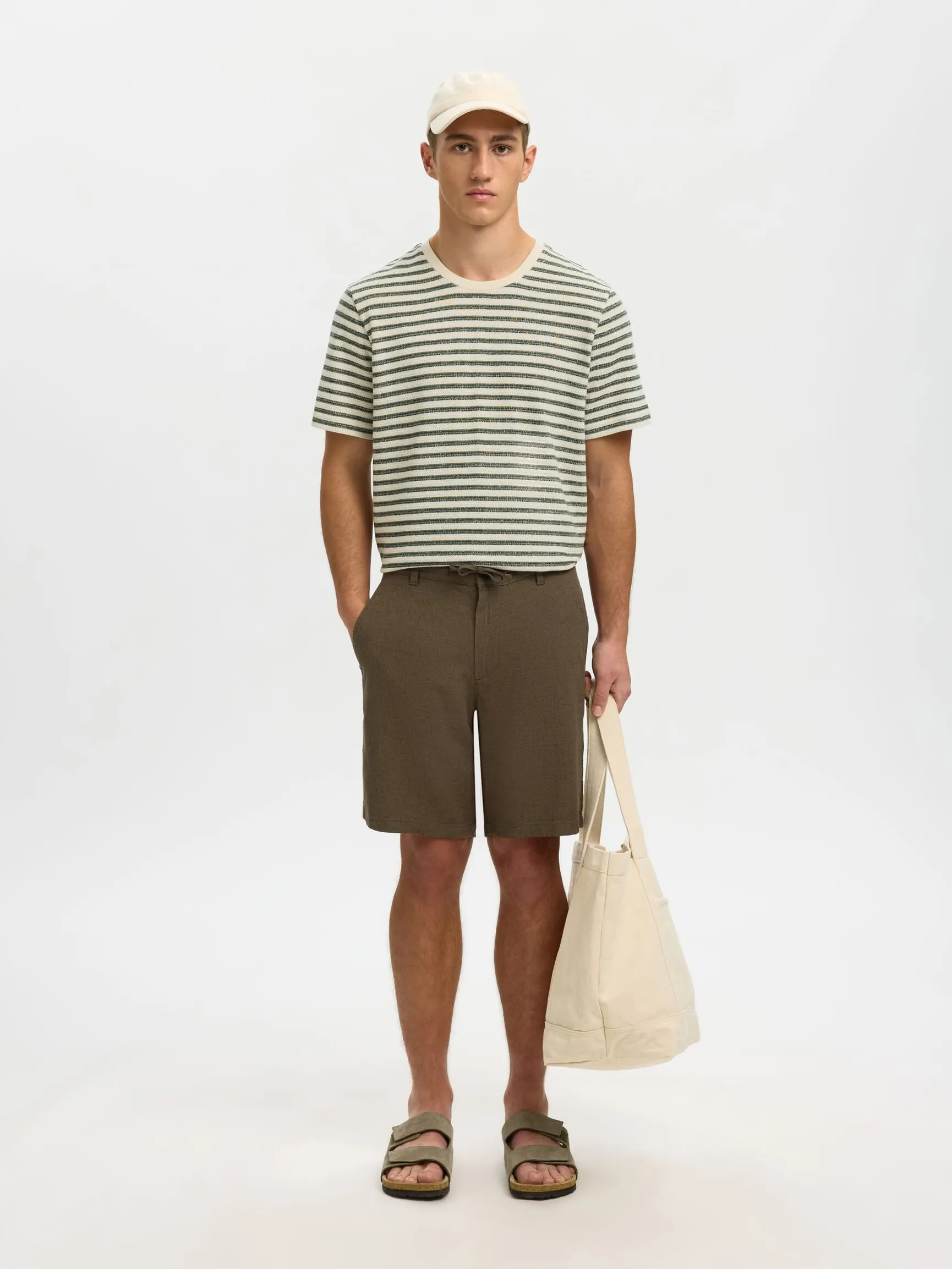 STRIPETE T-SKJORTE 499,95 kr