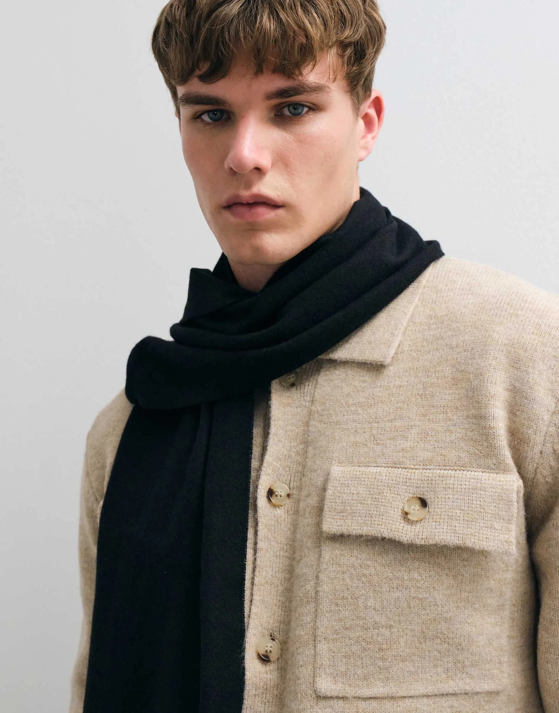 Mango knitted scarf in black
