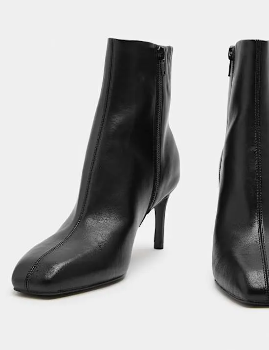 Stiefeletten mit Stilettoabsatz und spitzer Zehenpartie