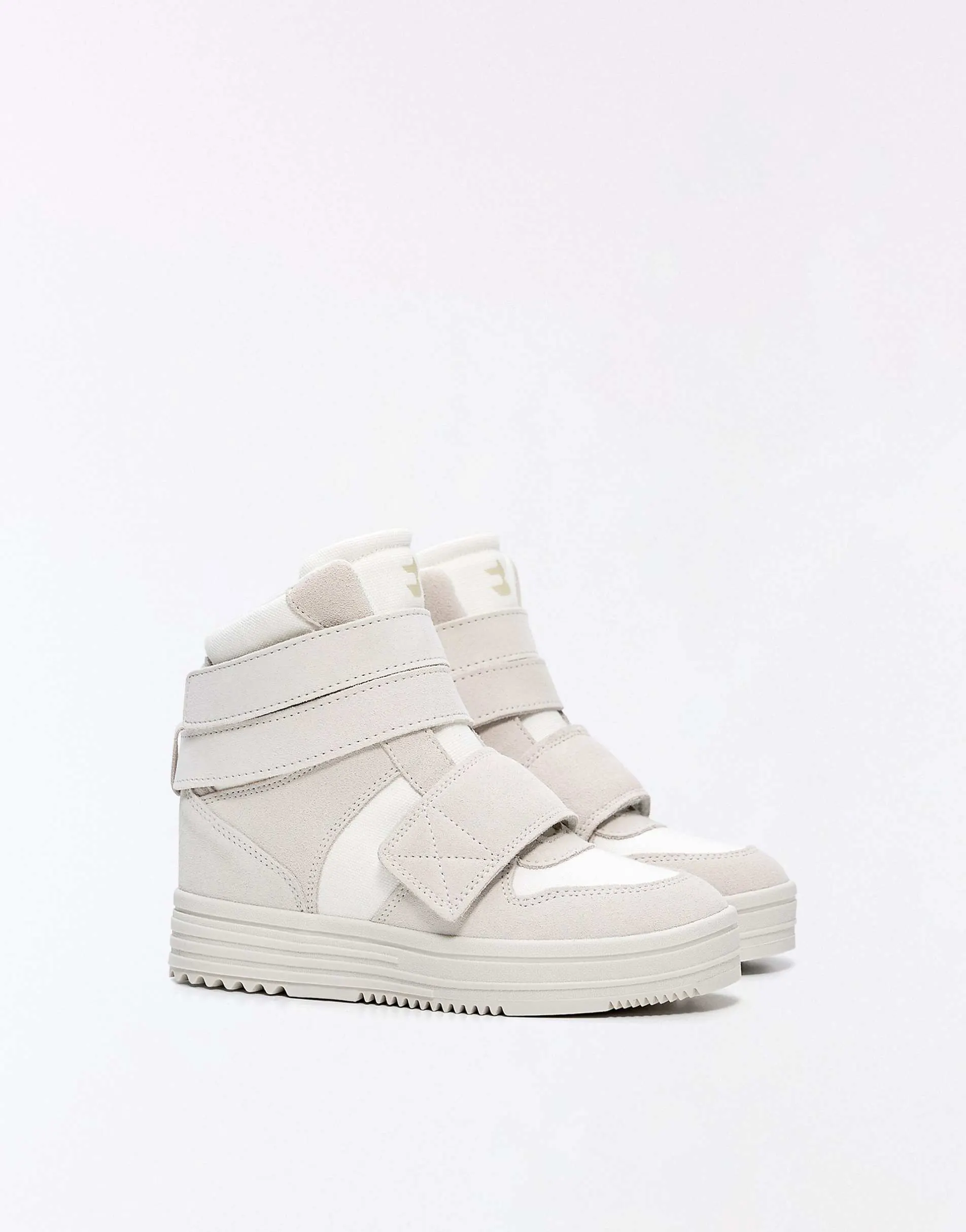 Bershka High-top hidden wedge trainers in white