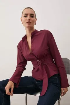 Camisa manga larga cruzada con hebilla