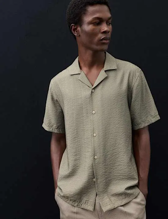 Kurzarm-T-Shirt mit geometrischem Muster