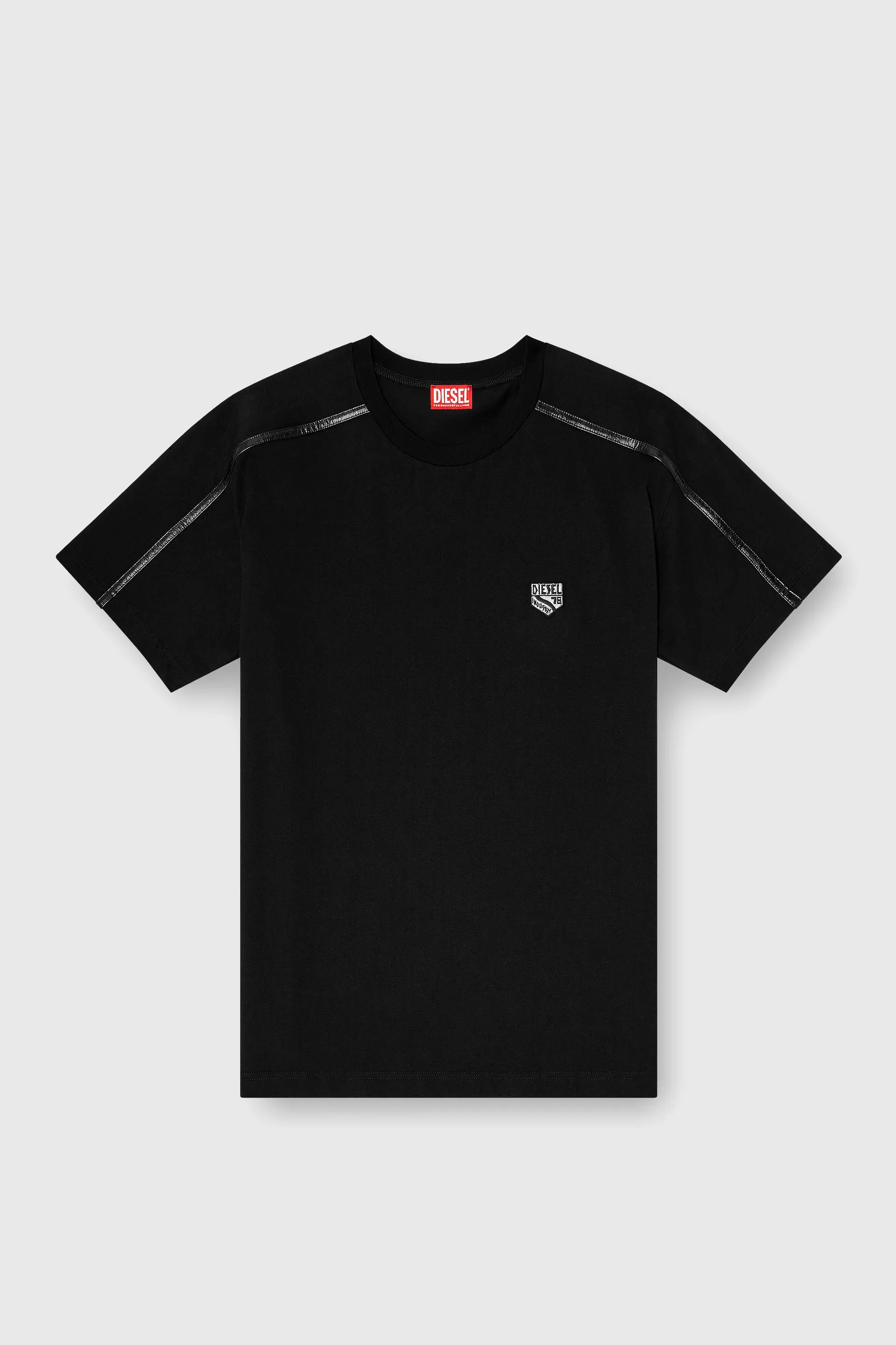 T-shirt with contrast trims and logo patch