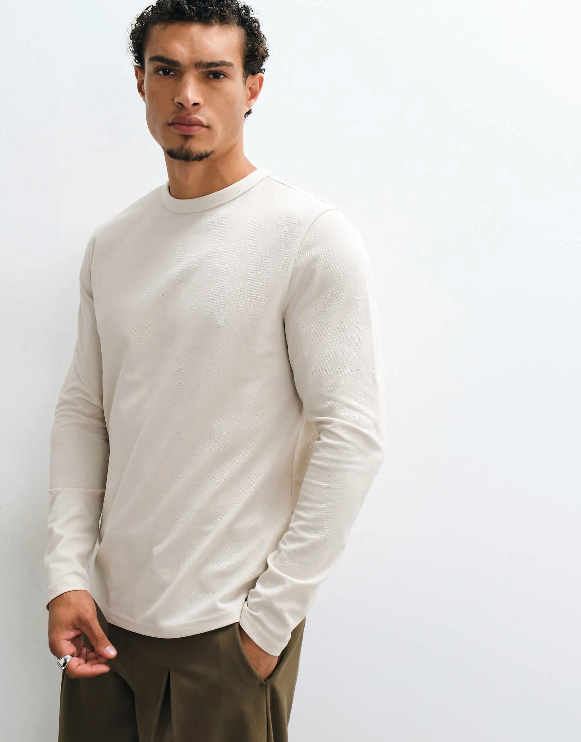 ASOS DESIGN breatheMAX™ Lite regular fit long sleeve t-shirt in grey pique