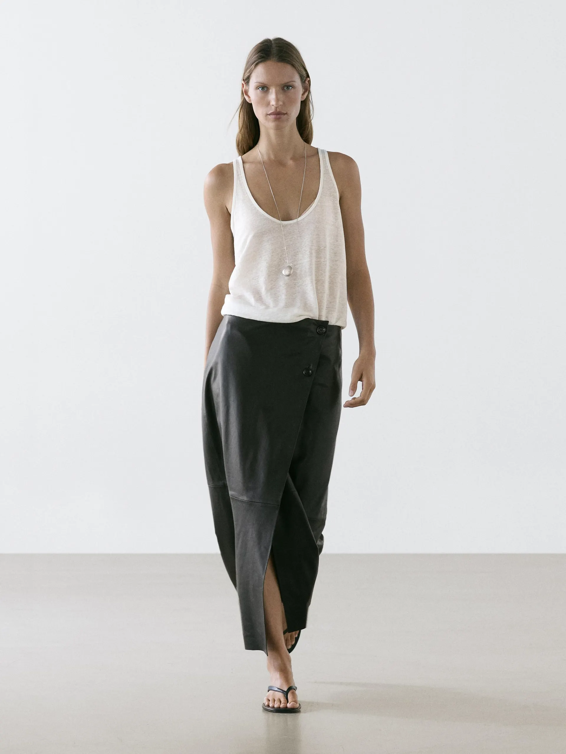 Midi sukně z kůže napa s detaily švů