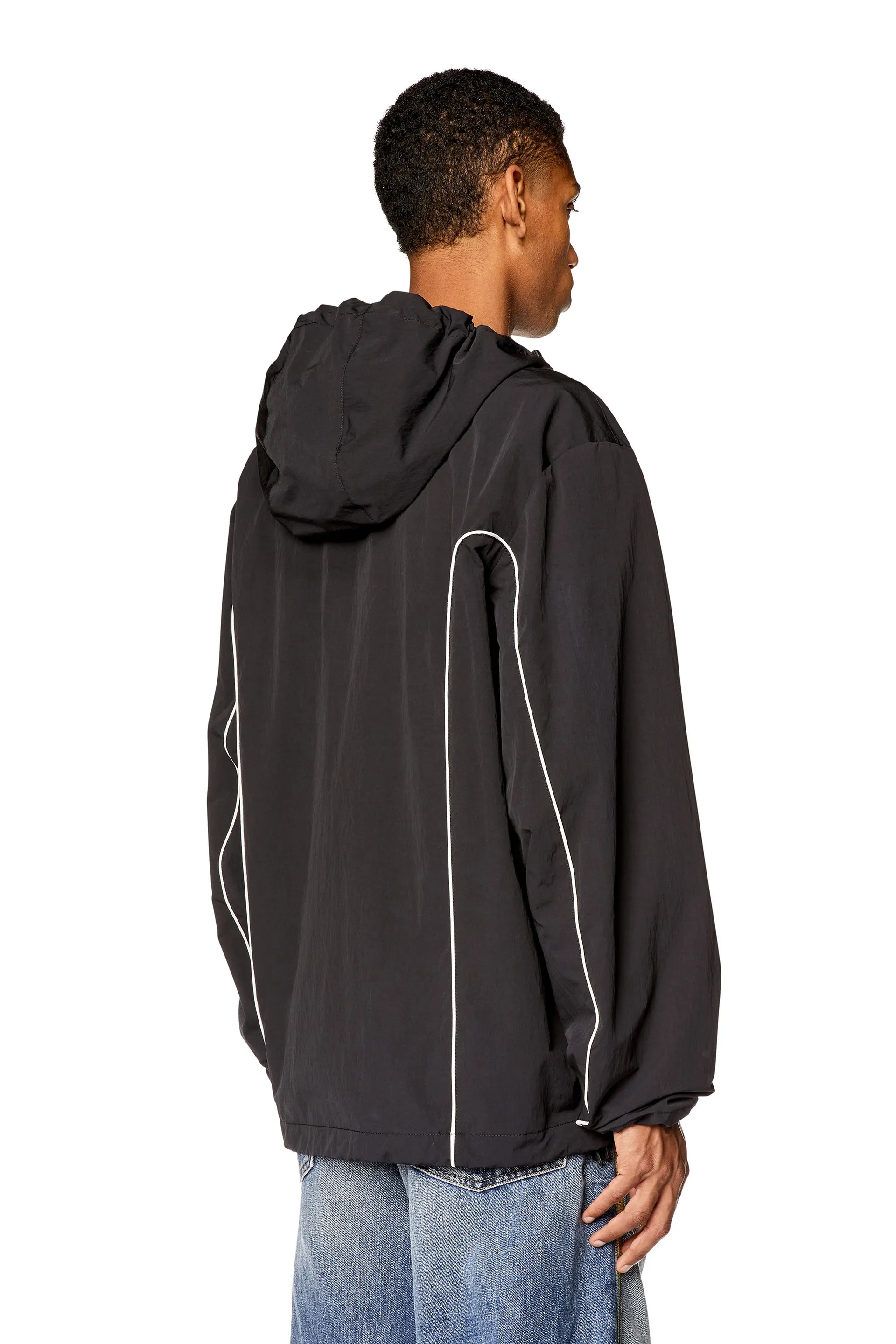 Windbreaker with contrast piping
