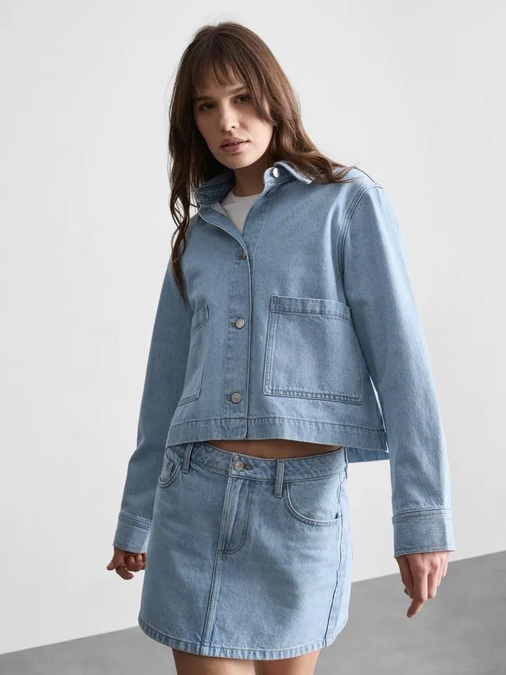 Veste en denim de coton à poches plaquées