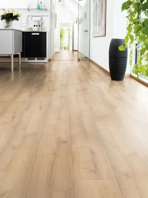 Suelo laminado Floorganic SAMOA AC5 12,5mm 4V en color roble dorado 1,47 m2/caja