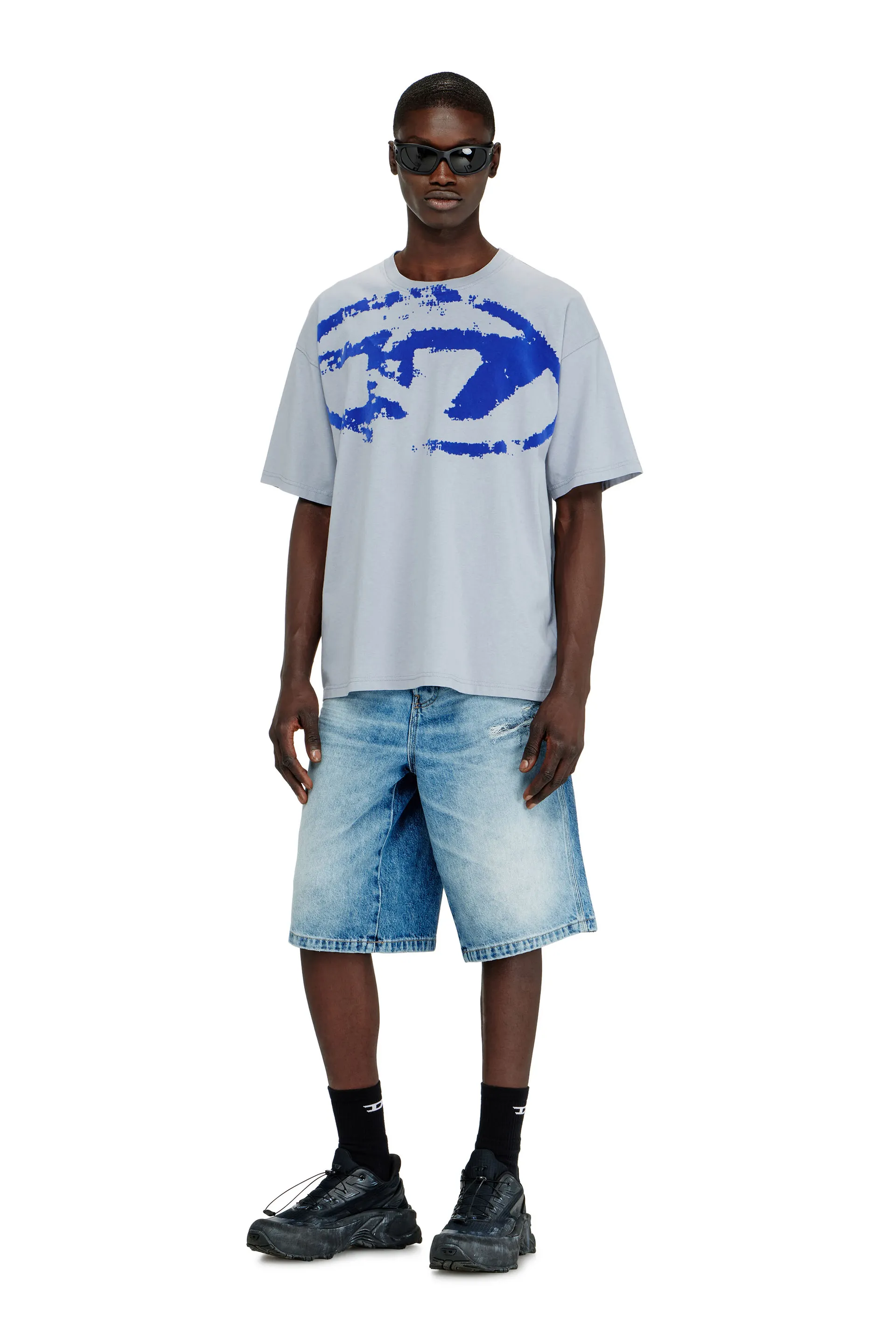 T-shirt with distressed flocked logo