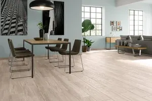 Suelo porcelánico Loreto efecto madera beige 22.5x90 cm C1