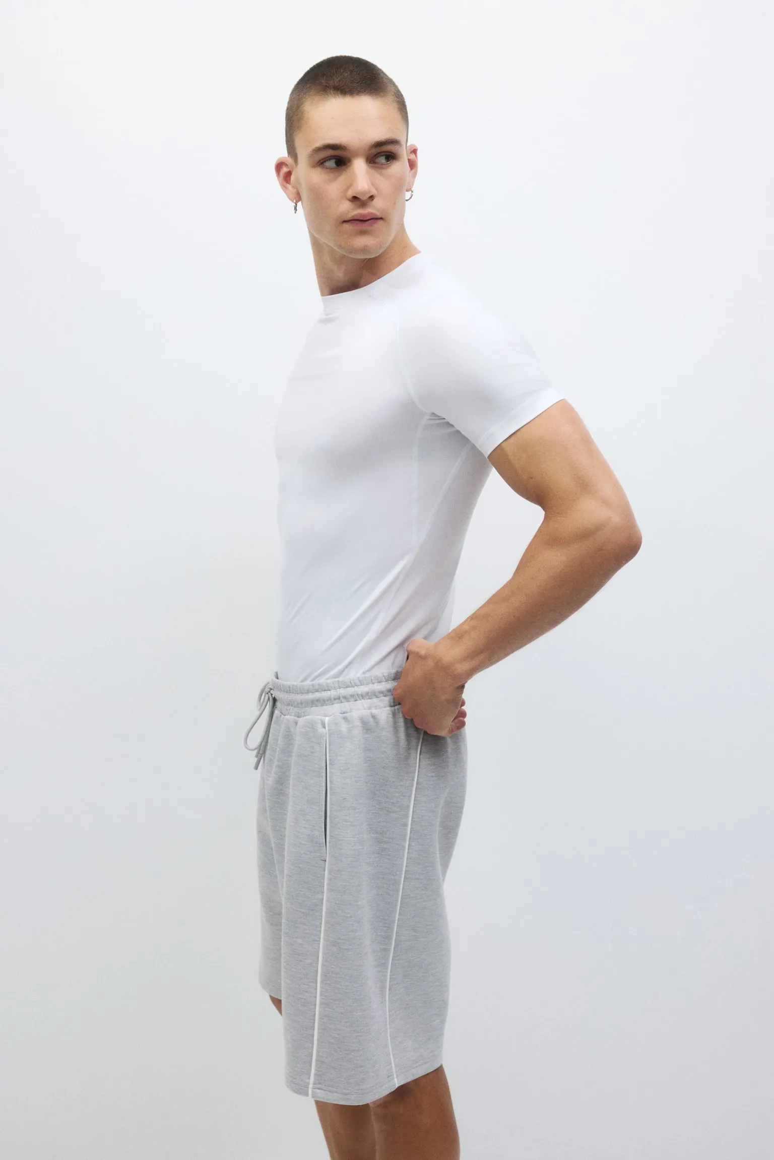 Shorts deportivos Loose Fit con DryMove™