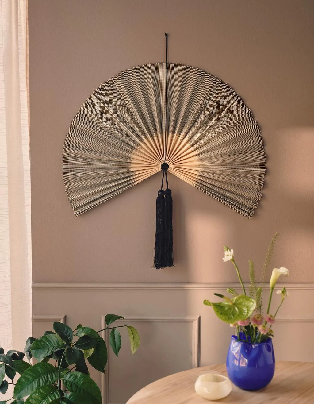 Dekorativer Wandfächer