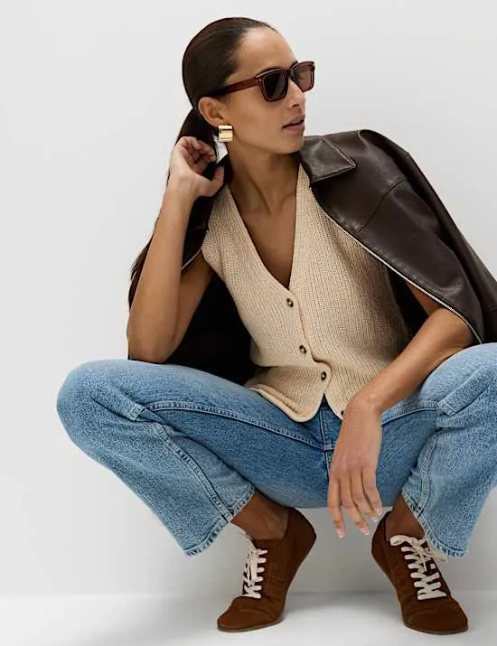 Gerippte Strickweste aus Baumwollmischung