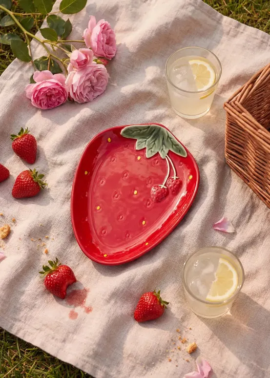 Red ceramic strawberry plate - 17 cm