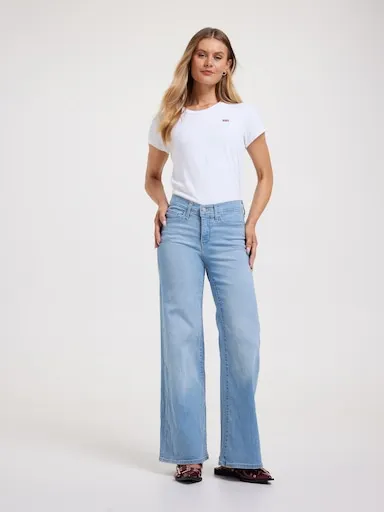 Levi's 318 Shaping Wide Leg In Tall Glass Of Water