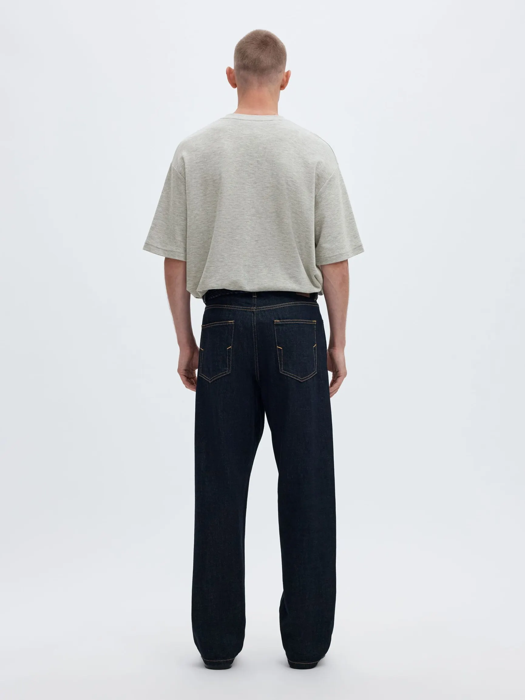 LOOSE FIT T-SKJORTE