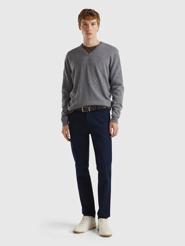 Gray V-neck sweater in pure Merino wool