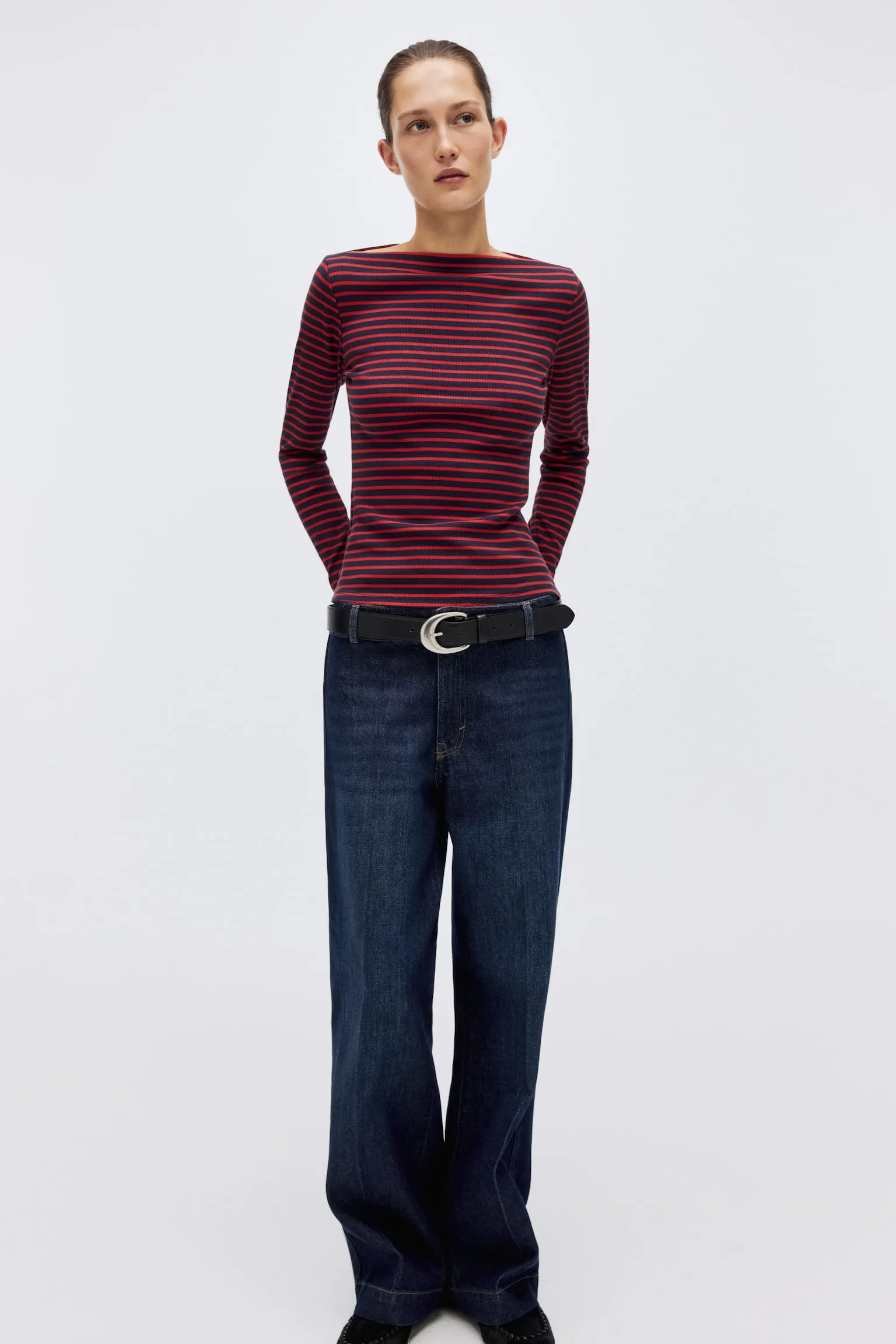 Ribbed boat-neck top