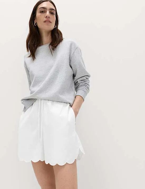 Shorts aus reiner Baumwolle mit Muschelsaum