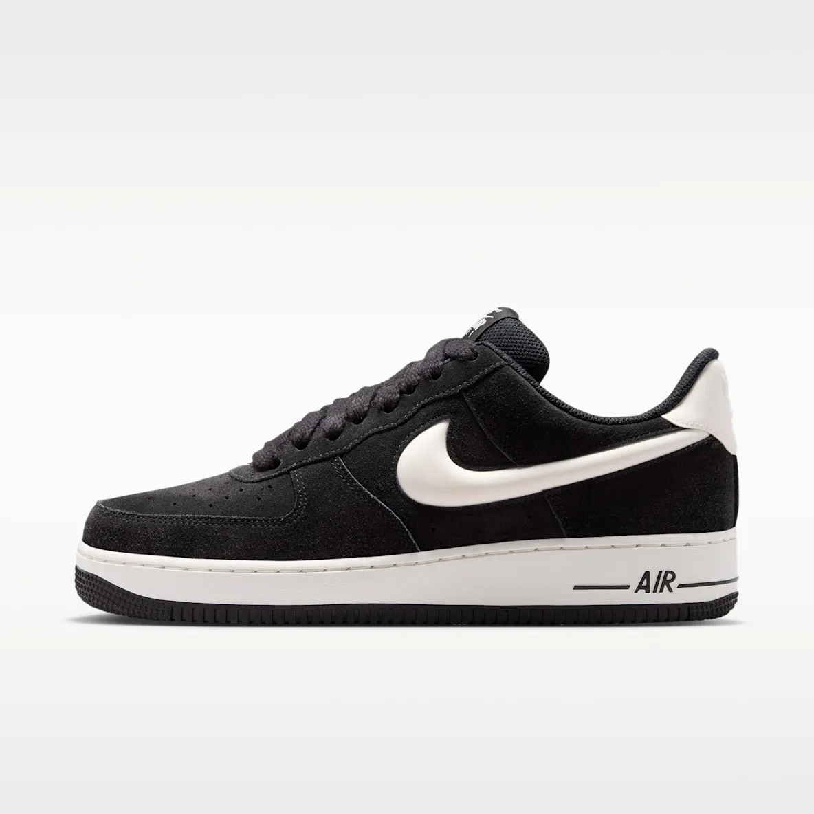 Nike Air Force 1 '07 LV8
