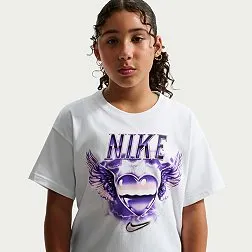 Nike Girls' Sportswear Mystical Heart Graphic T-Shirt